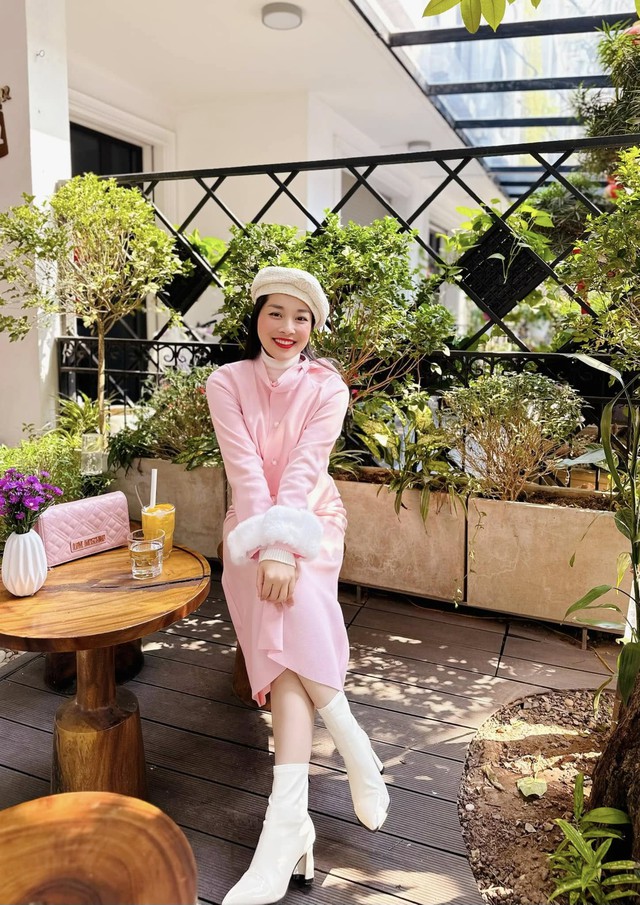 BTV Minh Hương mix đồ đa phong cách, tôn dáng đẹp - Ảnh 7. BTV Minh Hương mix đồ đa phong cách, tôn dáng đẹp - Ảnh 7.