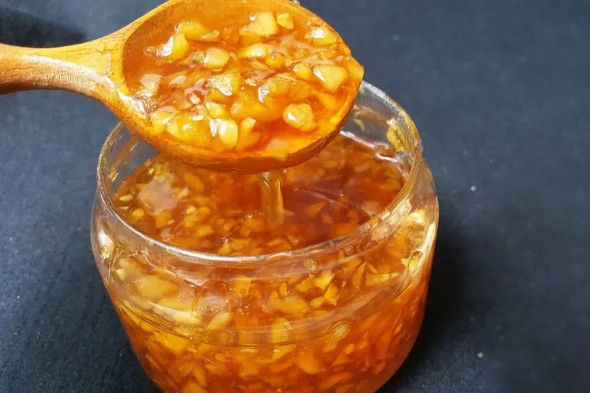 Sáng ngủ dậy uống mật ong pha thêm thứ này: Ngừa bệnh trào ngược dạ dày thực quản, viêm hô hấp rất hiệu quả - Ảnh 1. Sáng ngủ dậy uống mật ong pha thêm thứ này: Ngừa bệnh trào ngược dạ dày thực quản, viêm hô hấp rất hiệu quả - Ảnh 1.