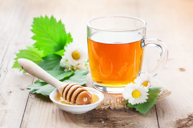 Uống mật ong vào buổi sáng: Không cần cầu kỳ, đây là cách pha giúp thải độc, giảm ho và viêm họng hiệu quả nhất - Ảnh 2. Uống mật ong vào buổi sáng: Không cần cầu kỳ, đây là cách pha giúp thải độc, giảm ho và viêm họng hiệu quả nhất - Ảnh 2.