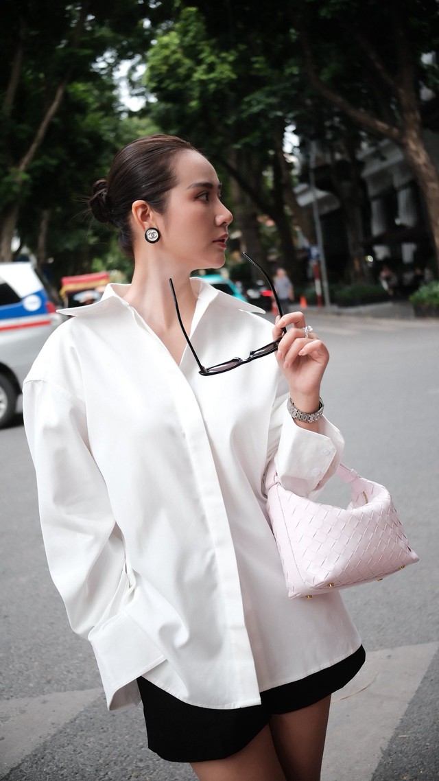 Vợ Chí Nhân trong 'Cách em 1 milimet' đời thực có nhan sắc 'hack tuổi' ra sao? - Ảnh 3. Vợ Chí Nhân trong 'Cách em 1 milimet' đời thực có nhan sắc 'hack tuổi' ra sao? - Ảnh 3.