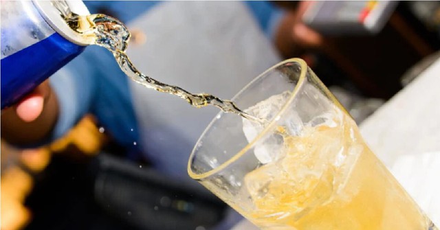 3 Đồ uống gây hại cho não bộ mà giới trẻ thường xuyên sử dụng - Ảnh 1. 3 Đồ uống gây hại cho não bộ mà giới trẻ thường xuyên sử dụng - Ảnh 1.