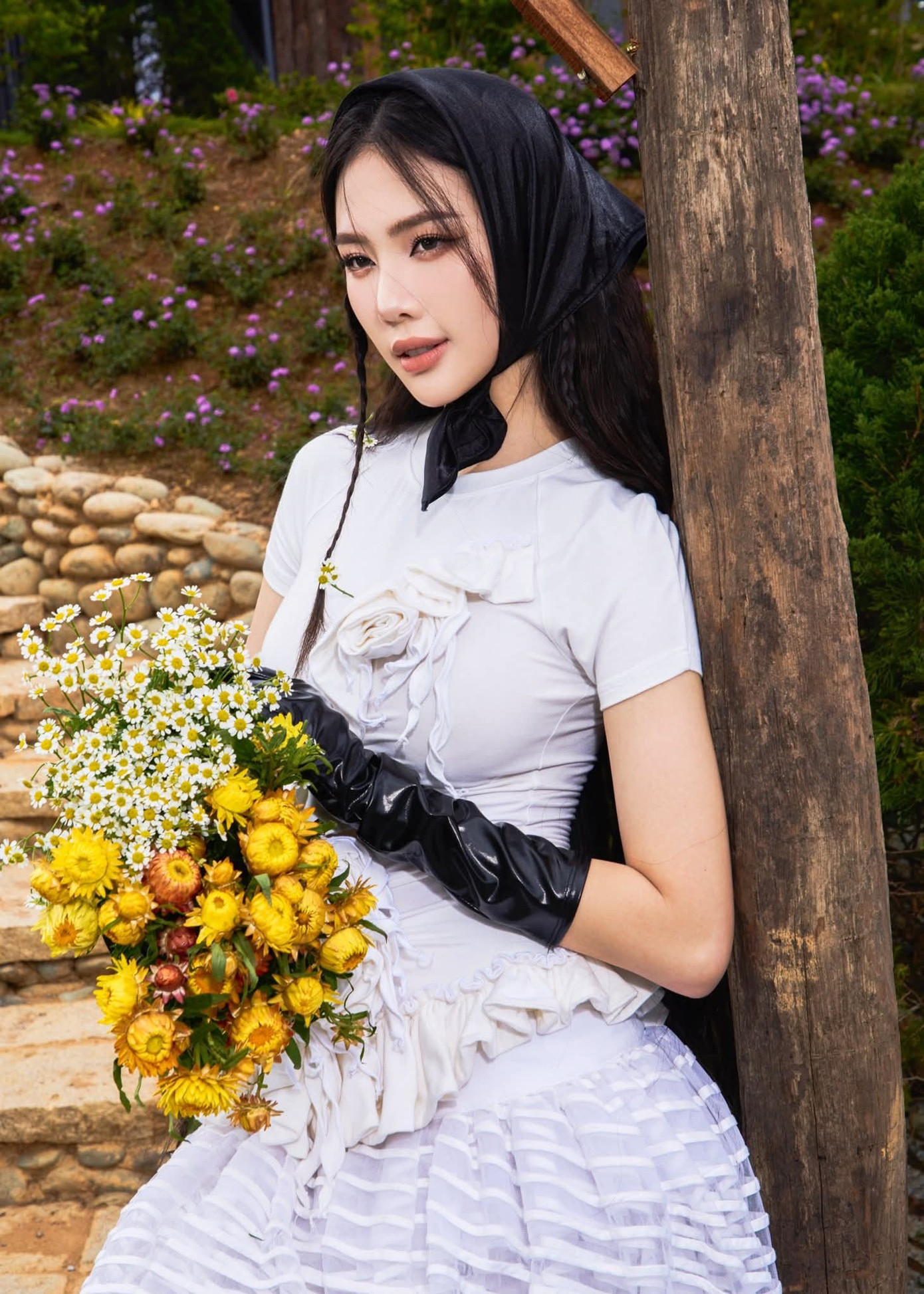 Bùi Quỳnh Hoa khiến khán giả không thể rời mắt với 'cú đá váy' đậm chất vedette - Ảnh 5. Bùi Quỳnh Hoa khiến khán giả không thể rời mắt với 'cú đá váy' đậm chất vedette - Ảnh 5.