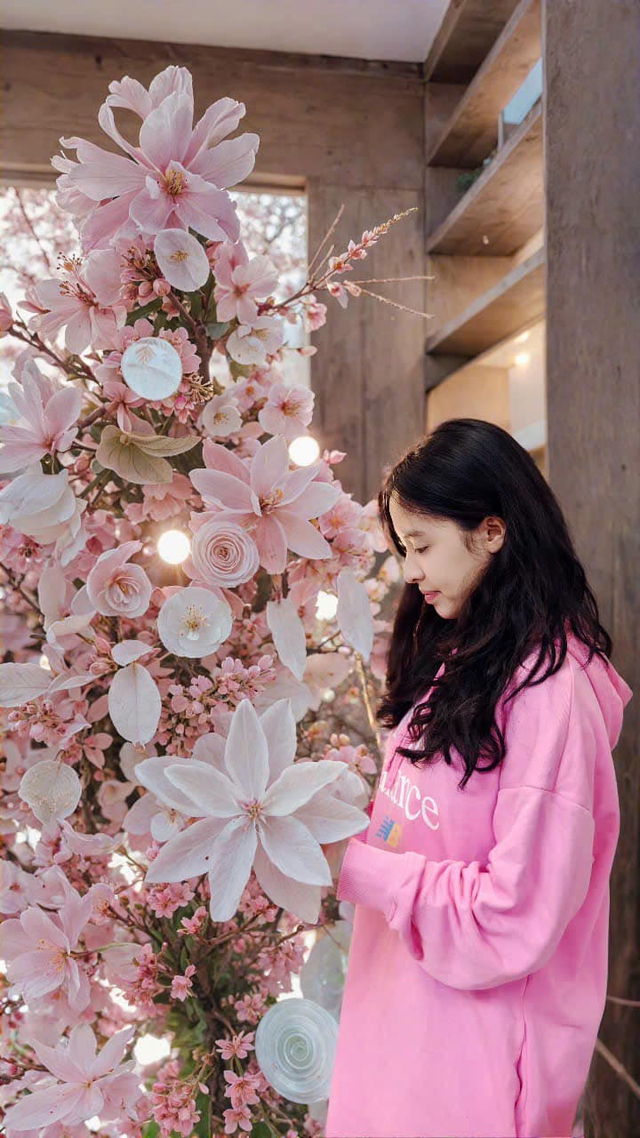 Con gái diễn viên Hồng Đăng: 14 tuổi 'trổ mã' xinh xắn như thiếu nữ - Ảnh 5. Con gái diễn viên Hồng Đăng: 14 tuổi 'trổ mã' xinh xắn như thiếu nữ - Ảnh 5.