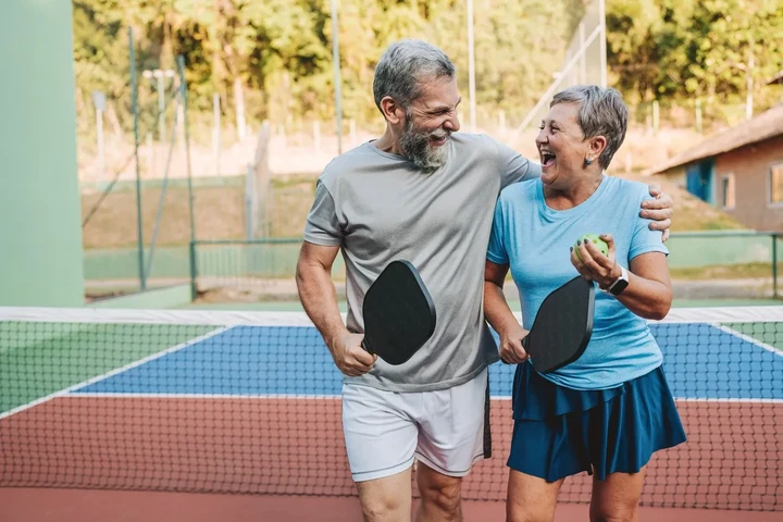 Pickleball được cho là bộ môn tốt nhất để kéo dài tuổi thọ (Ảnh: Best Life)