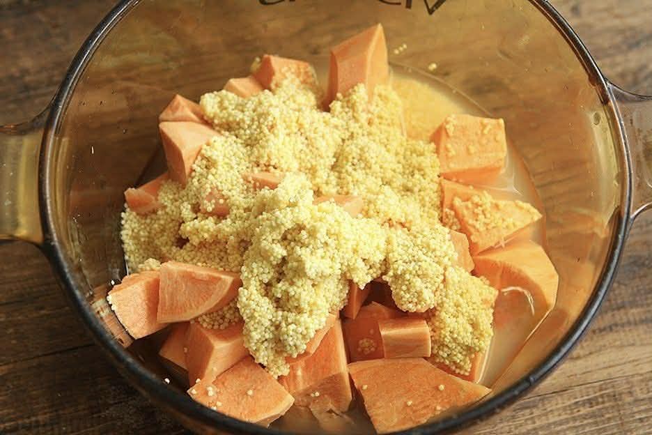 Ngoài nướng thì có 4 cách chế biến khoai lang ngon và độc đáo: Làm siêu nhanh có thể dùng ăn sáng, trưa hoặc bữa xế - Ảnh 5.