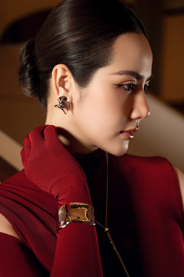 Nữ chính phim 'Cách em 1 milimet' đón giáng sinh với trang phục màu đỏ ngọt ngào - Ảnh 10.