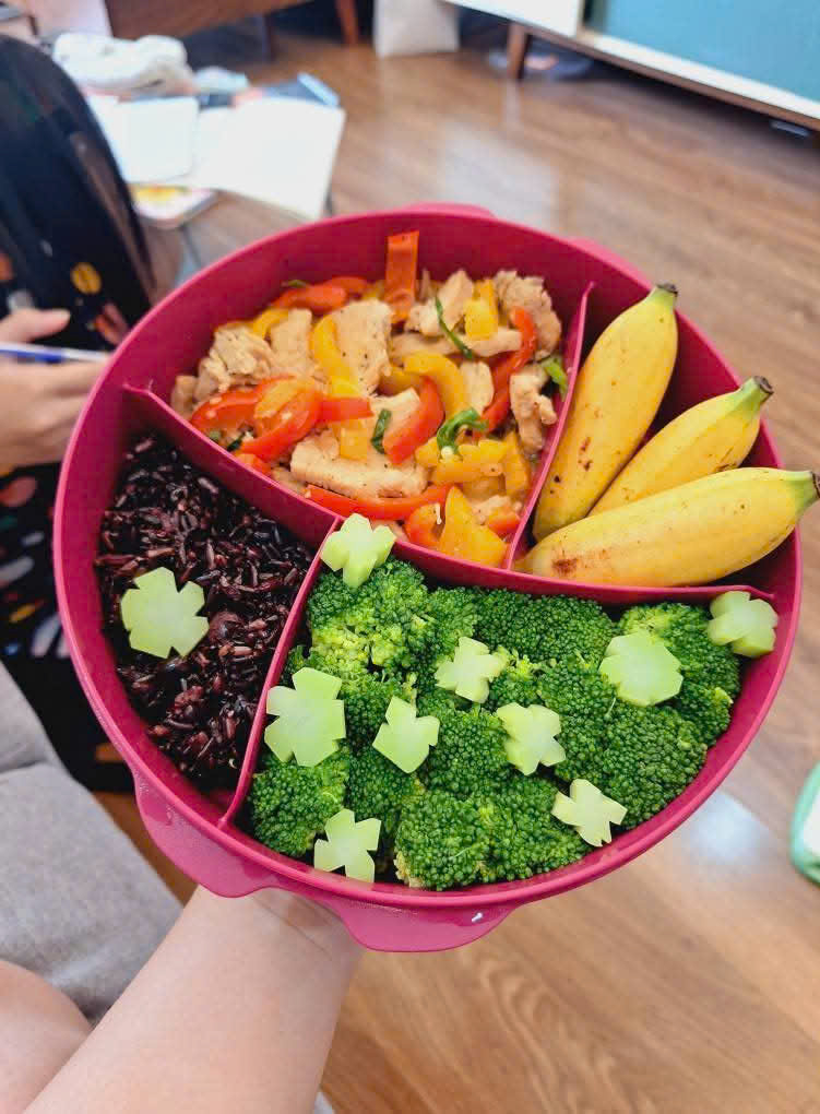 Tự nấu cơm mang đi làm, mẹ 8X giảm 15 kg sau 9 tháng - Ảnh 7.