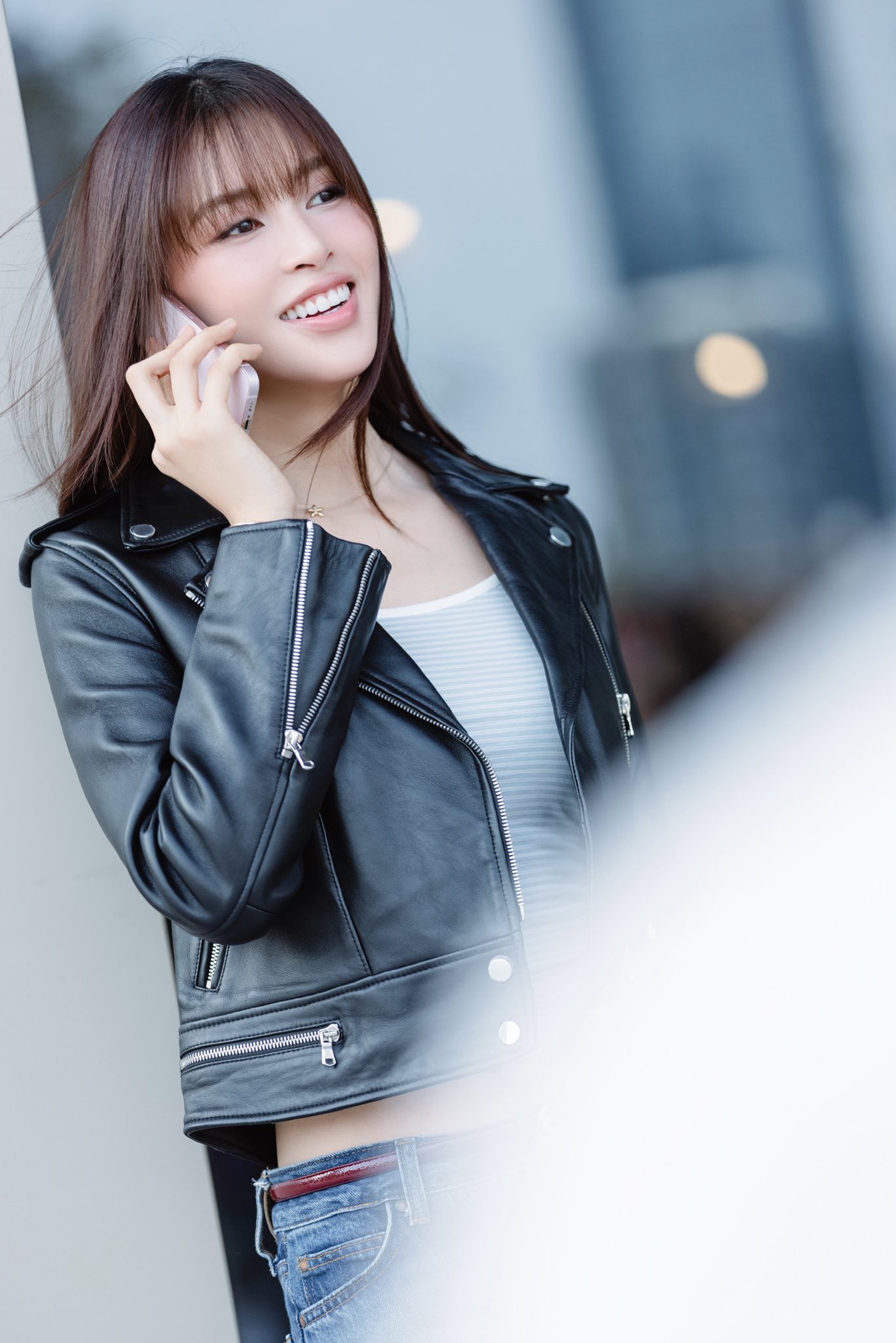 Xuống phố mùa đông với áo da đẹp như Tăng Thanh Hà, Hoa hậu Trần Tiểu Vy, Lương Thuỳ Linh - Ảnh 2.