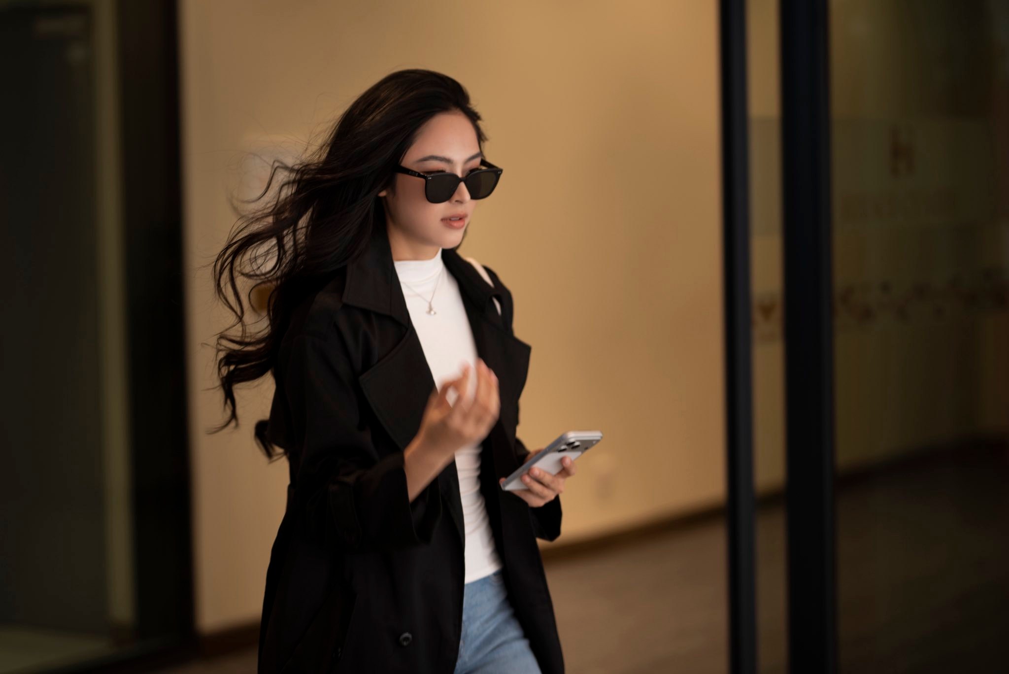 Á hậu quê Hải Phòng: Tỏa sáng với vẻ đẹp tự nhiên và tài năng nổi bật - Ảnh 1.