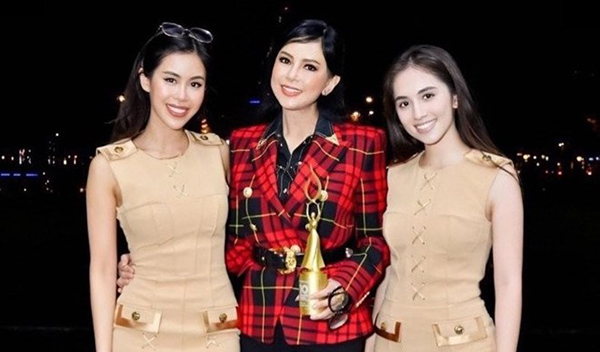 bạn gái con trai tỉ phú Johnathan Hạnh Nguyễn - Ảnh 14.