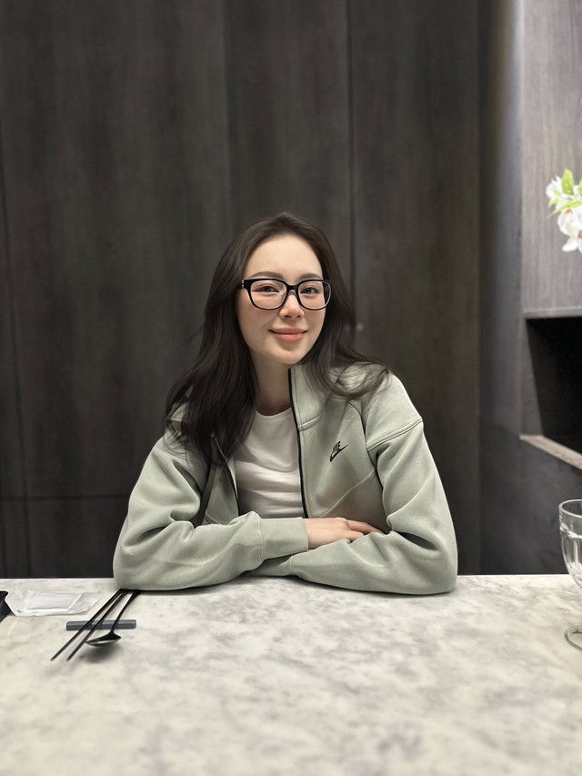 Bóc giá chiếc túi hàng hiệu của Linh Rin trong đám cưới con gái tỉ phú Johnathan Hạnh Nguyễn - Ảnh 10. Bóc giá chiếc túi hàng hiệu của Linh Rin trong đám cưới con gái tỉ phú Johnathan Hạnh Nguyễn - Ảnh 10.