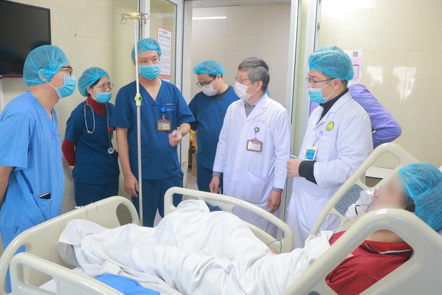 Tình trạng sức khỏe ban đầu của 15 trường hợp vụ cháy ngõ 82 Trần Cung, Hà Nội - Ảnh 3.