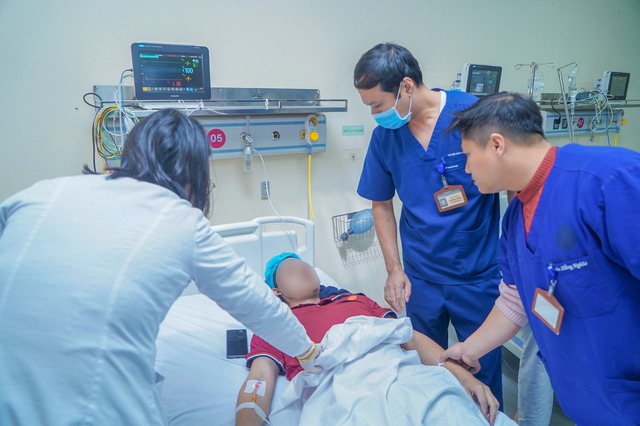 Tình trạng sức khỏe ban đầu của 15 trường hợp vụ cháy ngõ 82 Trần Cung, Hà Nội - Ảnh 7.