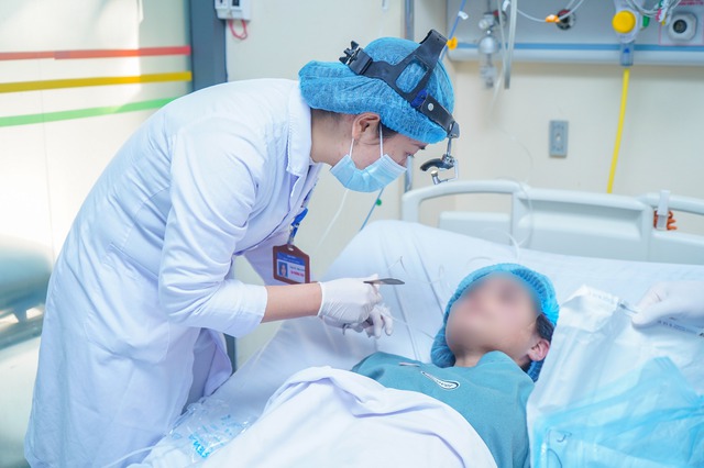 Tình trạng sức khỏe ban đầu của 15 trường hợp vụ cháy ngõ 82 Trần Cung, Hà Nội - Ảnh 8.