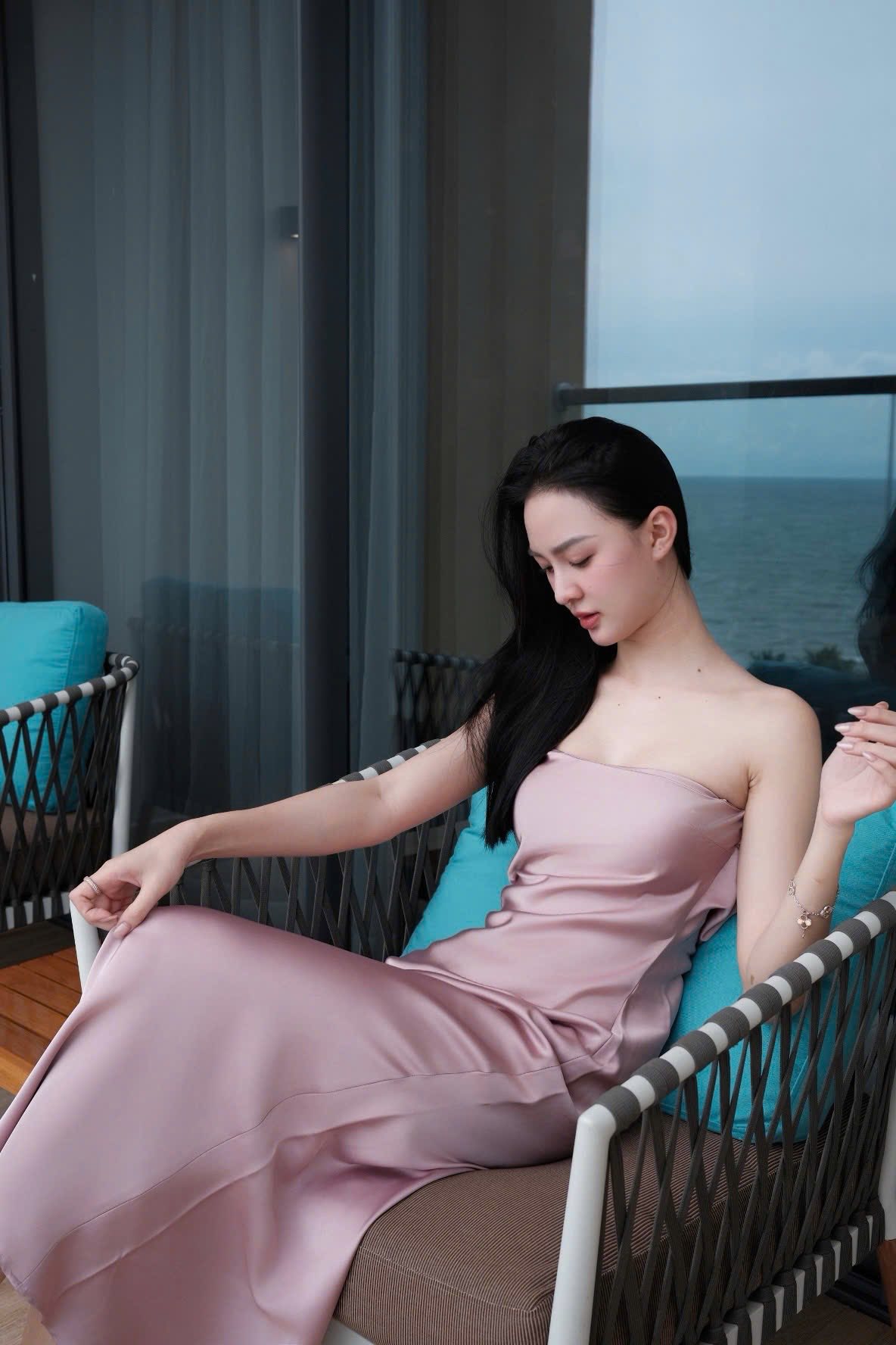 Phong cách đời thường của người đẹp quê Đăk Lăk đang được 'đẩy thuyền' với cầu thủ Đình Bắc  - Ảnh 18.