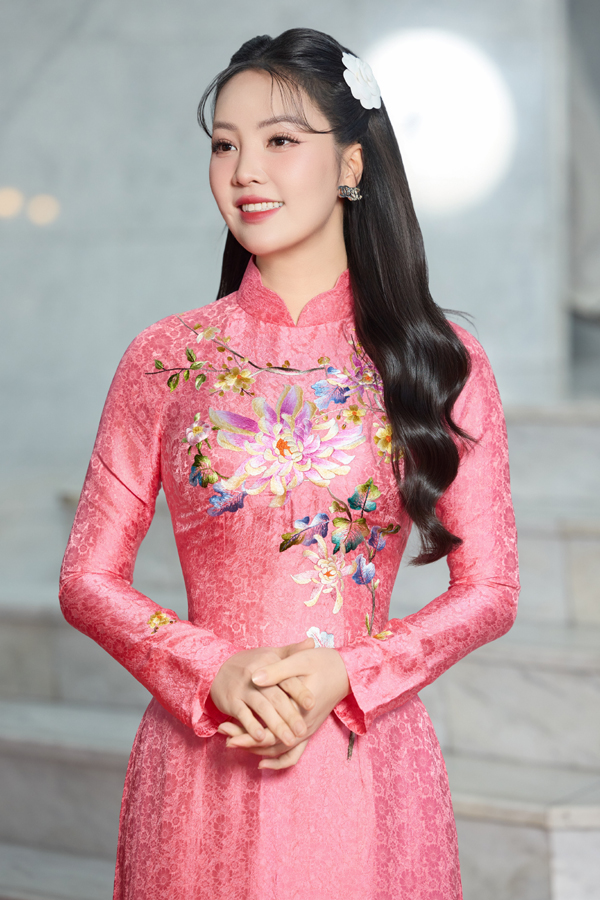 BTV Thụy Vân rạng rỡ trên sóng truyền hình quốc gia với áo dài của NTK Ngọc Lan - Ảnh 6.