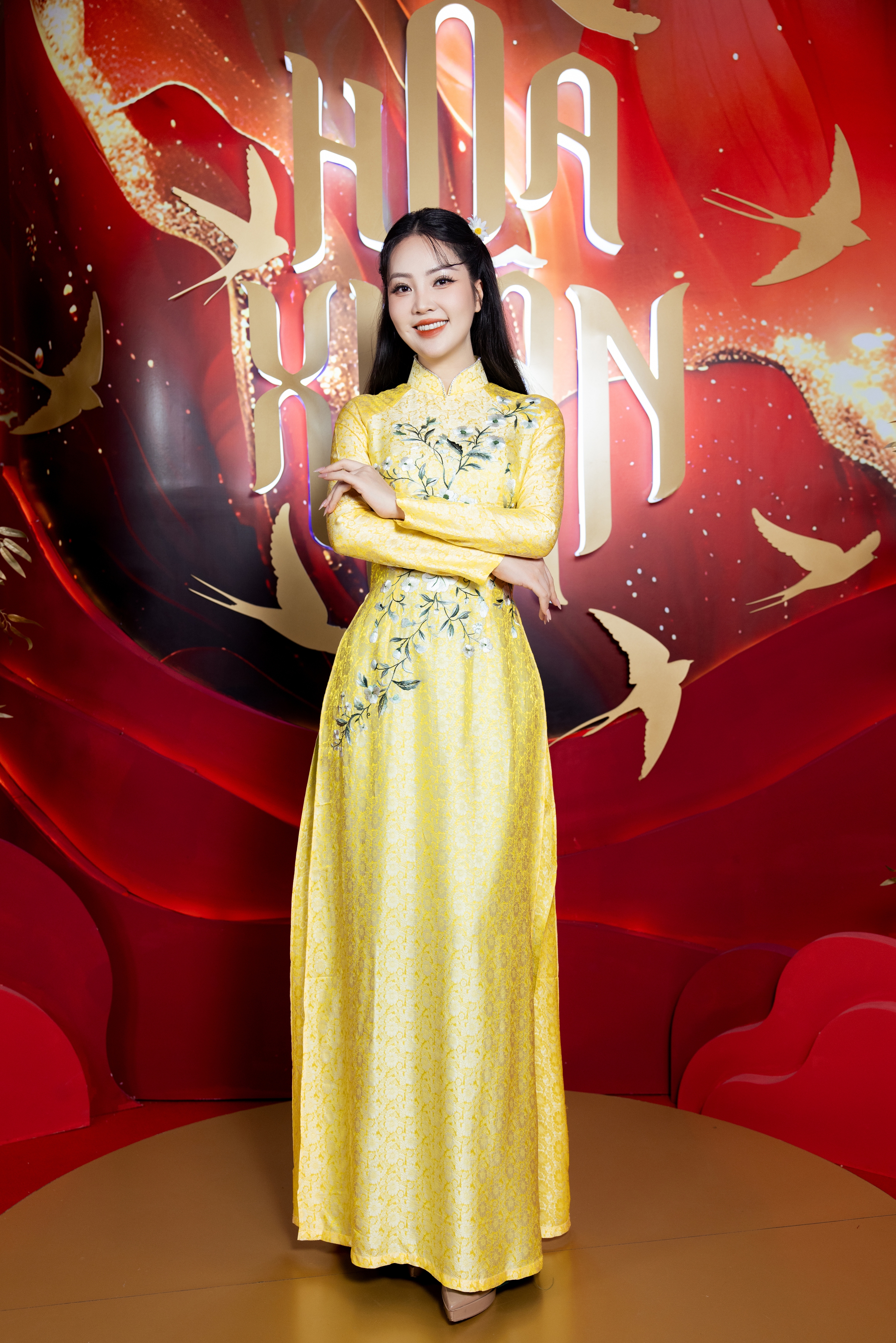 BTV Thụy Vân rạng rỡ trên sóng truyền hình quốc gia với áo dài của NTK Ngọc Lan - Ảnh 8.