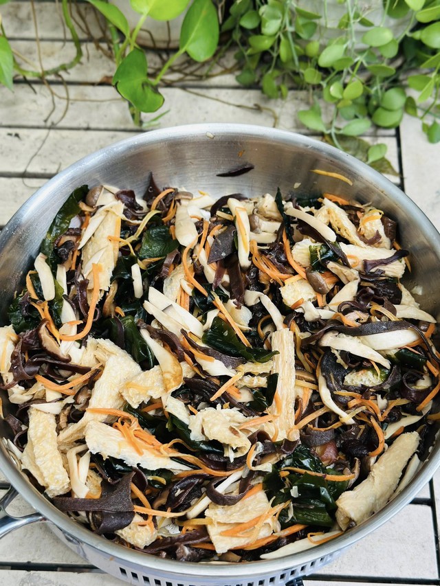 Món ngon dễ  làm, nhanh gọn mà dai giòn sần sật, thanh đạm mà vẫn “đã miệng” để đón Tết Bính Ngọ 2026 - Ảnh 4.