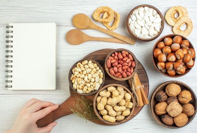 Bác sĩ tiết lộ 6 thay đổi nhỏ trong bữa ăn giúp bạn sống thọ thêm 13 năm - Ảnh 3.