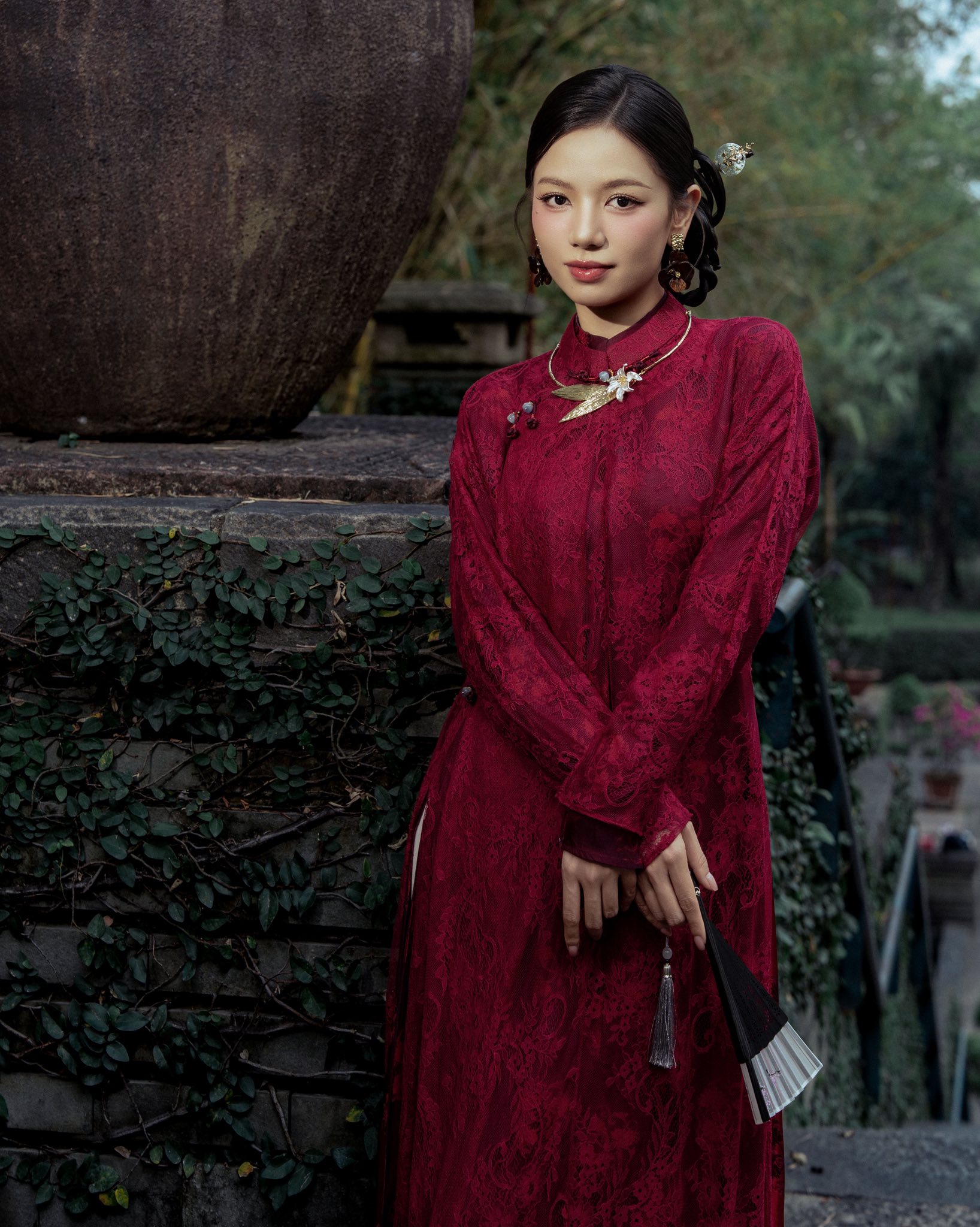 Nữ diễn viên Mưa đỏ tỏa sáng với áo dài Tết truyền thống 2026 - Ảnh 4.