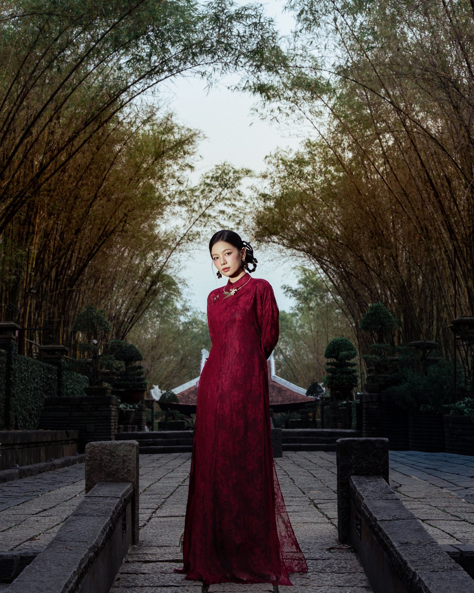 Nữ diễn viên Mưa đỏ tỏa sáng với áo dài Tết truyền thống 2026 - Ảnh 6.
