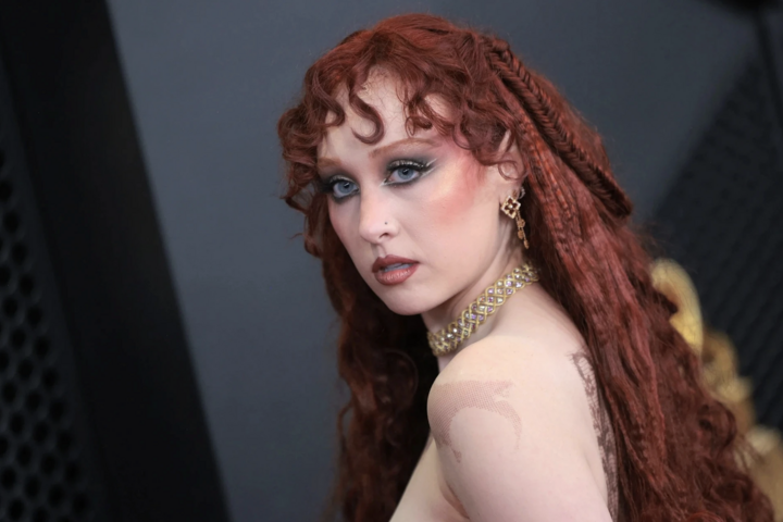 Sao nữ mặc hở bạo ở thảm đỏ Grammy - Ảnh 4. Sao nữ mặc hở bạo ở thảm đỏ Grammy - Ảnh 4.