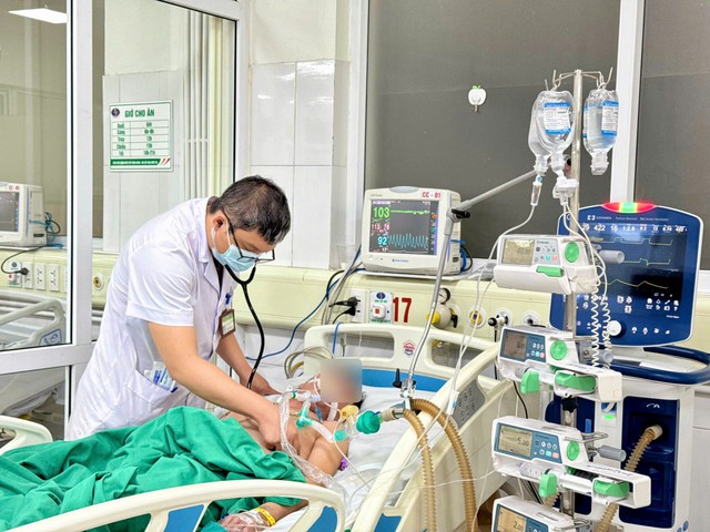 Chủ quan với triệu chứng cúm B, nhiều người vào viện khi đã suy hô hấp - Ảnh 2.