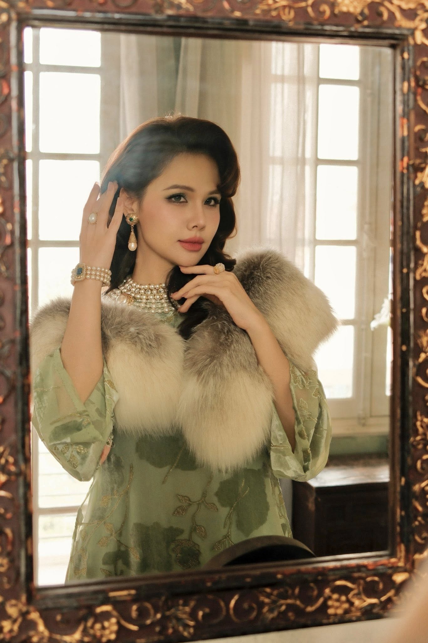 'Dâu hào môn' Phanh Lee gây chú ý với khí chất quý cô Hà thành - Ảnh 7. 'Dâu hào môn' Phanh Lee gây chú ý với khí chất quý cô Hà thành - Ảnh 7.