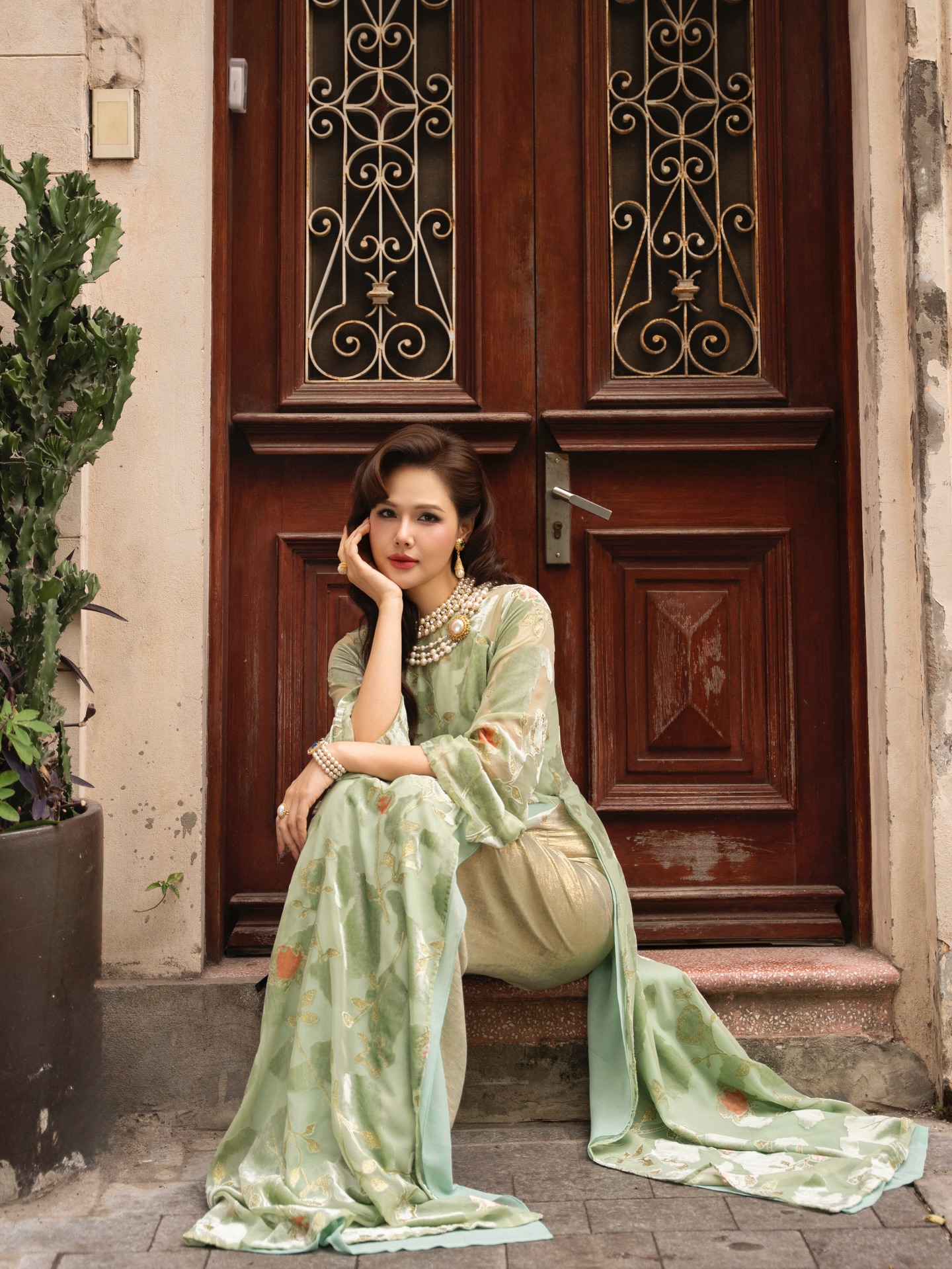 'Dâu hào môn' Phanh Lee gây chú ý với khí chất quý cô Hà thành - Ảnh 2. 'Dâu hào môn' Phanh Lee gây chú ý với khí chất quý cô Hà thành - Ảnh 2.