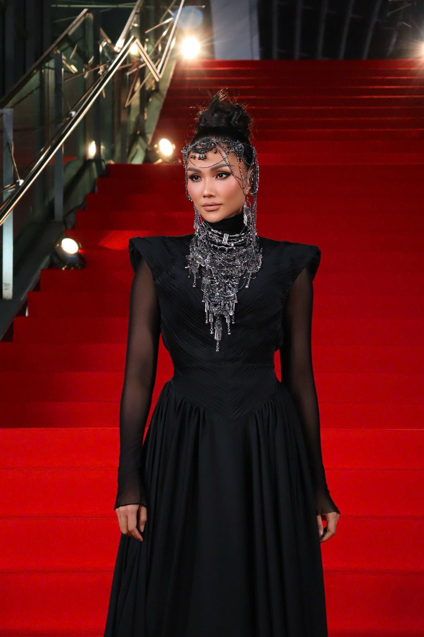 Hoa hậu Thanh Thủy, Trúc Linh ưu tiên trang phục tôn vinh giá trị truyền thống - Ảnh 9.