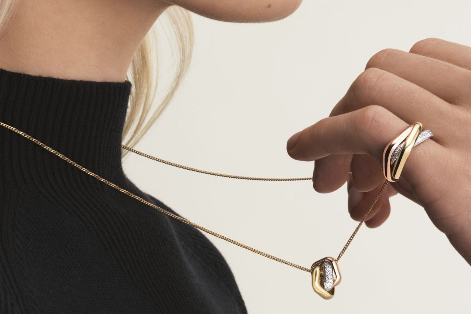 Lỗi phối trang sức âm thầm khiến outfit 'mất điểm' - Ảnh 3.