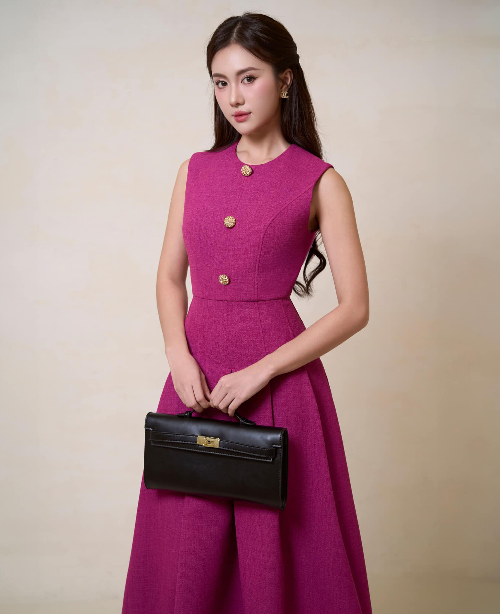 Những mẫu Thời trang du Xuân ấn tượng cho ngày Tết thêm rực rỡ - Ảnh 2. Những mẫu Thời trang du Xuân ấn tượng cho ngày Tết thêm rực rỡ - Ảnh 2.