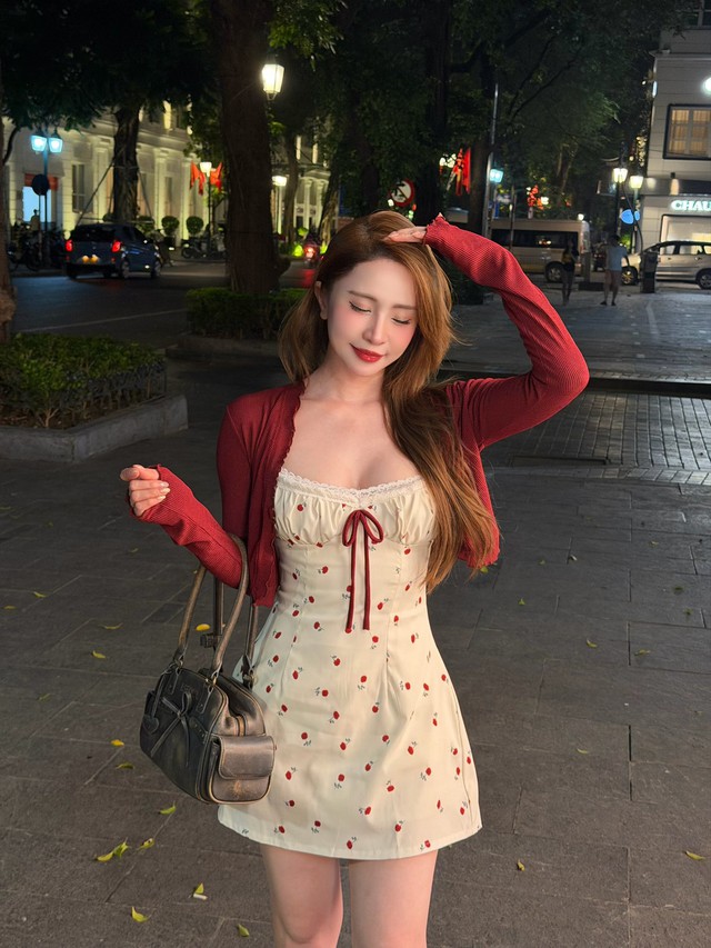 Diện bikini nóng bỏng chào hè, cá sấu chúa Quỳnh Nga gây sốt MXH - Ảnh 13. Diện bikini nóng bỏng chào hè, cá sấu chúa Quỳnh Nga gây sốt MXH - Ảnh 13.