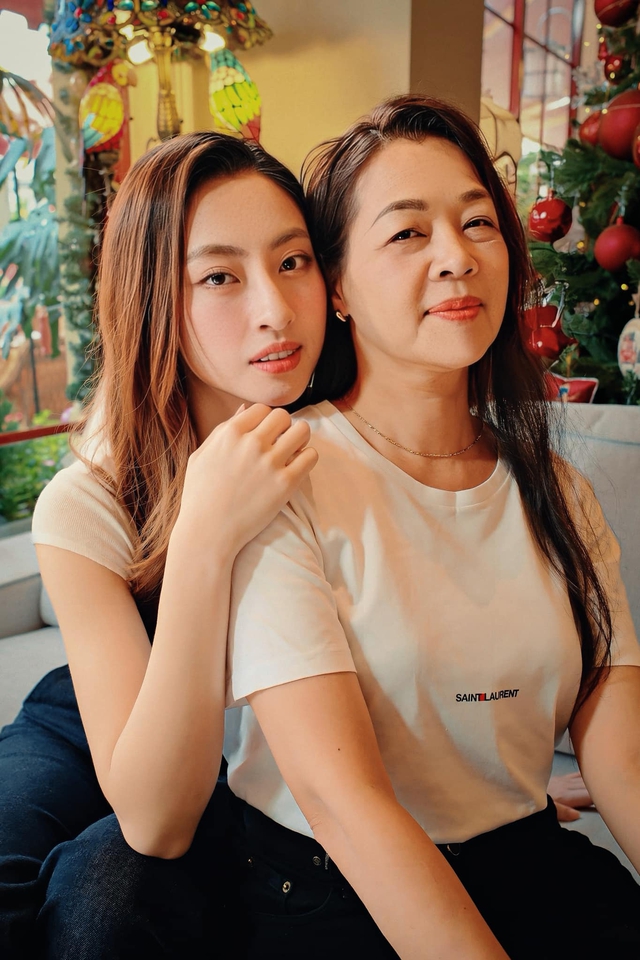 Mẹ ruột Hoa hậu Lương Thùy Linh ở tuổi hưu vẫn luôn là nguồn cảm hứng lớn nhất về sự tự tin và bản lĩnh với con gái - Ảnh 8.