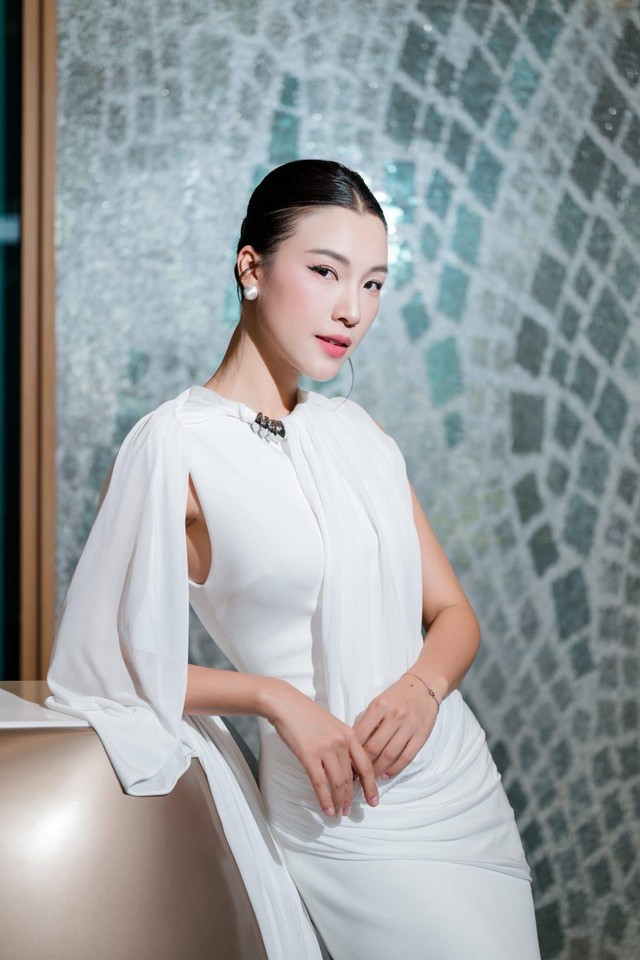 Nhan sắc Á hậu Hoàng Oanh - Ảnh 3.