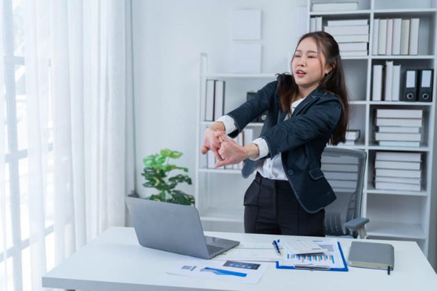 Ngồi lâu hại hơn bạn nghĩ: Chuyên gia khuyên cứ 20 phút nên đứng dậy 2 phút - Ảnh 4. Ngồi lâu hại hơn bạn nghĩ: Chuyên gia khuyên cứ 20 phút nên đứng dậy 2 phút - Ảnh 4.