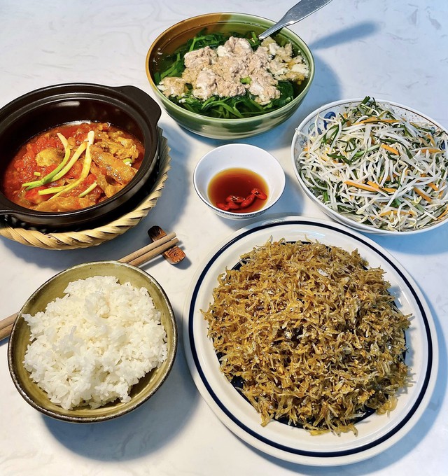 10 Mâm cơm gia đình thơm ngon khiến bạn không còn muốn ăn ngòai - Ảnh 5. 10 Mâm cơm gia đình thơm ngon khiến bạn không còn muốn ăn ngòai - Ảnh 5.