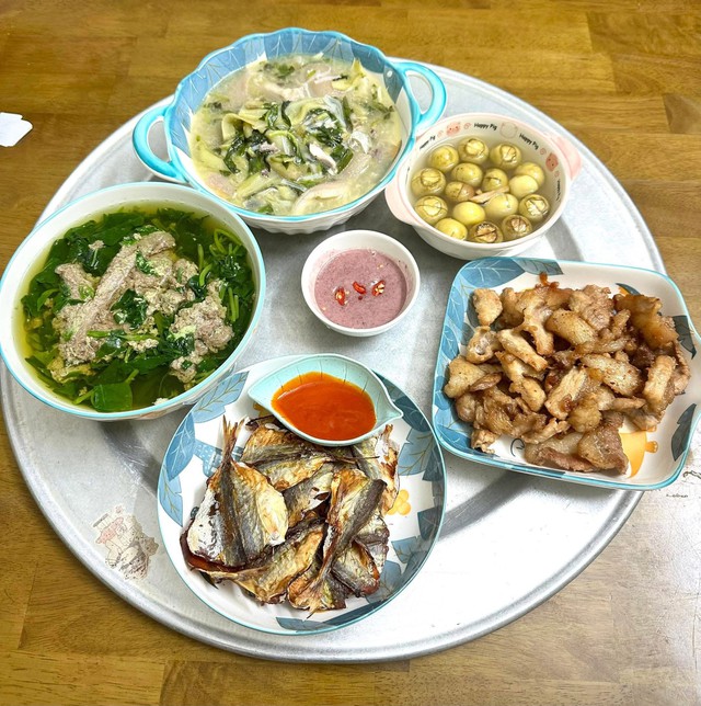 6 Mâm cơm gia đình nấu vội sau giờ tan ca khiến bạn thán phục - Ảnh 5.