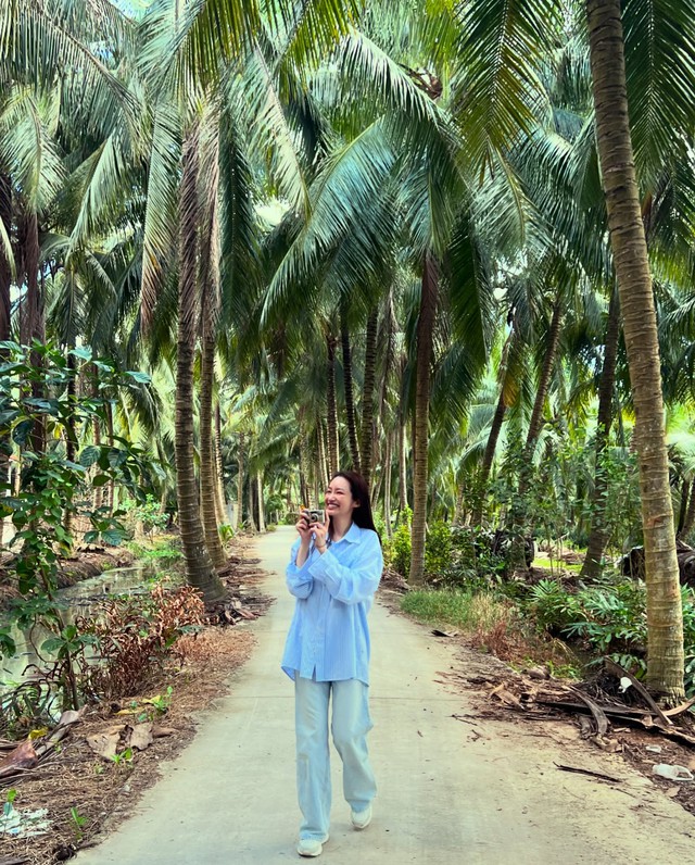 Phong cách mùa hè năng động, trẻ trung của Trúc Diễm - Ảnh 11. Phong cách mùa hè năng động, trẻ trung của Trúc Diễm - Ảnh 11.